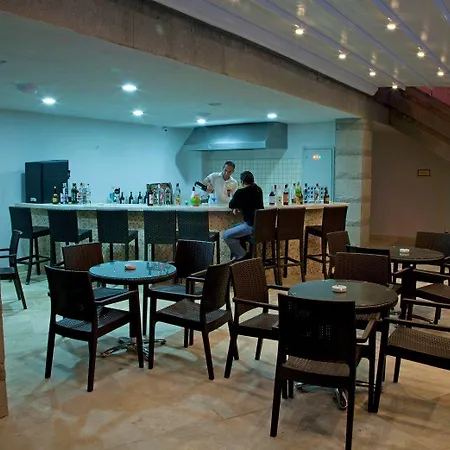Sunhill Centro غومْبيت