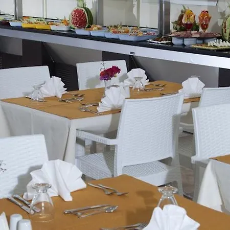 Sunhill Centro غومْبيت